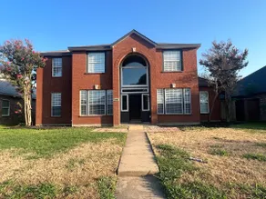 6 Bedroom Home with Pool, Centrally Located - Image 2