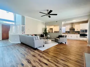 6 Bedroom Home with Pool, Centrally Located - Image 3