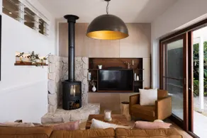 2 bed Lake Front Villa at The Moorings Lakehouse. - Image 2