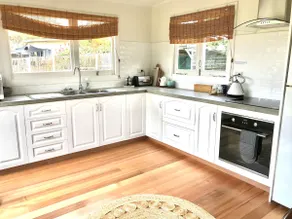 Sand Hopper Cottage, Binalong Bay - Image 4