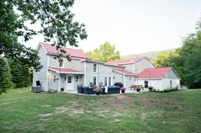 Fern Hill • Luxe Family Retreat w/ Mountain View - Image 4