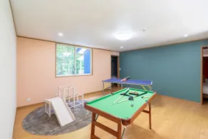 Enjoy sauna and BBQ in nature | Table tennis, billiards, and a children's slide also available | S-villa Nasu Acorn - Image 3
