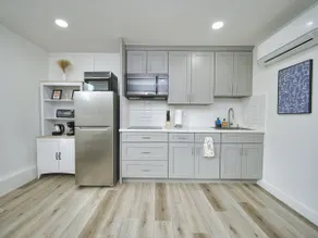 Molivu Homes 2BR - PetFriendly, W-D, Backyard - Image 2
