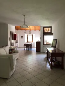 House with a porch - Image 2