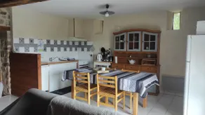 pleasant house - Image 3