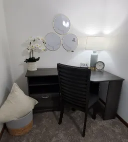 Fully furnished 1-bedroom Apt - Image 3