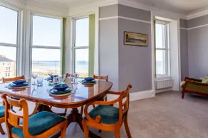 BEACH VIEWS! 3rd flr apt by Longsands-free parking - Image 4