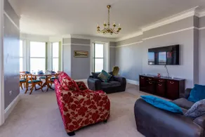 BEACH VIEWS! 3rd flr apt by Longsands-free parking - Image 2