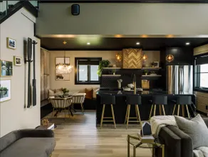 Luxe Lodge: Cabin 2 - Image 5
