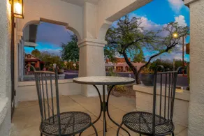 Charmer | 3 Blocks from UofA | 1 BR 1 BA | Sleep 3 - Image 3