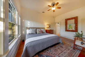 Charmer | 3 Blocks from UofA | 1 BR 1 BA | Sleep 3 - Image 5