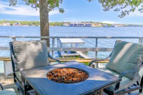 Lake Front home in Sunrise Beach - Image 2