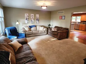 BILLS PLACE at DE TURF Complex *NEW HOST* - Image 4