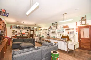 Cole's BNB - Cute Historic Store turned Farmhouse - Image 2