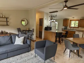 The Cottage at Journey Inn - Image 5