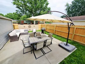The Eagles Nest | King Bed | 5 Bds 2 Bath | Patio - Image 2