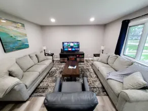 The Eagles Nest | King Bed | 5 Bds 2 Bath | Patio - Image 3