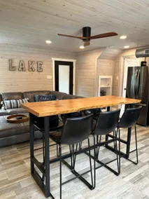 weathered pine getaway cottage / cabin - Image 2