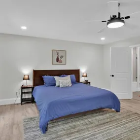 4 Rooms | 4 Baths N. Market Home - Image 5
