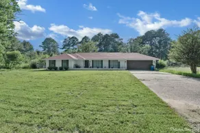 4 Rooms | 4 Baths N. Market Home - Image 2