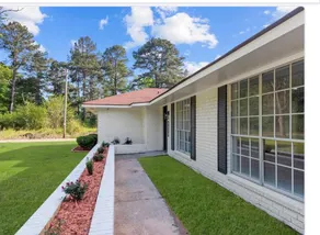 4 Rooms | 4 Baths N. Market Home - Image 4