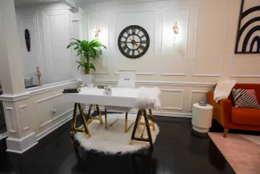Spacious Townhome Near DC | Garage & Workspace - Image 5