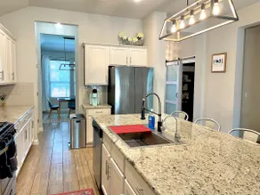Great location! Lots of amenities for Families! - Image 5