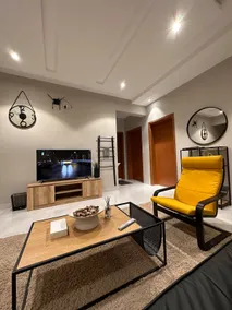 Contemporary style apartment - Self check-in 7 - Image 2