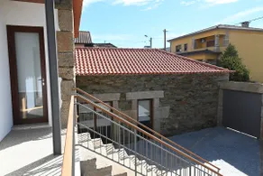 House in Vila Real - House Behind the Wall - Image 5