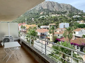 CENTRAL AND RENOVATED APARTMENT, 100m FROM THE BEACH - Image 4