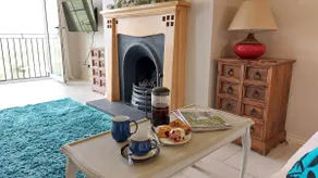 Sandy Feet Retreat - Beach front apartment - Image 2