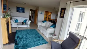 Sandy Feet Retreat - Beach front apartment - Image 3