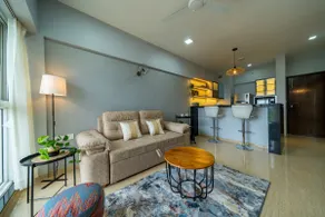 Breathe Luxe Riverfront-Golf Course View Apartment - Image 2
