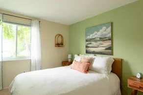 Gorgeous Comfy Downtown Clawson Home - Image 5