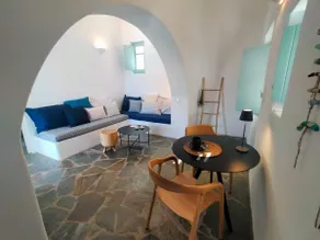 Ormos Seaside-Villa 3, by Amorgos Holiday Homes - Image 4