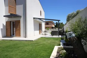 Patio and garden with the sea nearby - Image 2