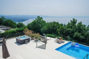 Villa Piano with Stunning View, heated outdoor pool & gaming room - Image 5