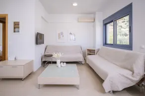 Olea Seaside luxury apartment in Crete - Image 4