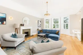Stylish 2Bed in Leamington Spa with Parking - Pass The Keys - Image 2