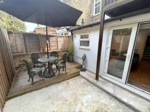 Modern Flat Nr Battersea Park - Image 5