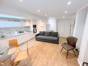 Modern Flat Nr Battersea Park - Image 2