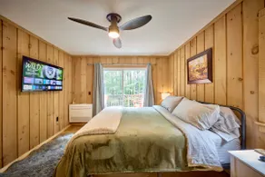 Mid-mod VT Dream Chalet near skiing and lake with Clubhouse hot tub, pools - Image 3