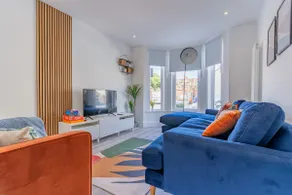 Charming 3 BR in Folkestone! - Image 2