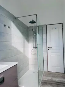 Spacious and Bright - Image 5