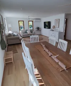 Anna Bay Beach Hut - Image 3