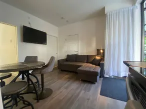 Private Suite in new home by Burrard Inlet - Image 2