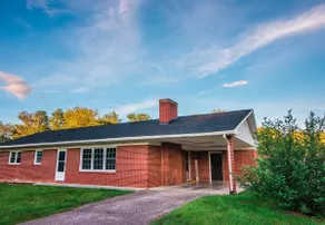 Countryside Retreat near VT - Sleeps 6 - Image 3