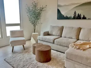 Madrina | Urban Luxe-Stylish 2 Bedrooms/2 Bathrooms - Image 2