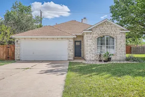 Cozy 3BR - Pet-Friendly Haven with fireplace - Image 2
