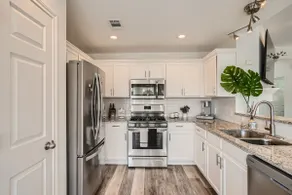 Cozy 3BR - Pet-Friendly Haven with fireplace - Image 3
